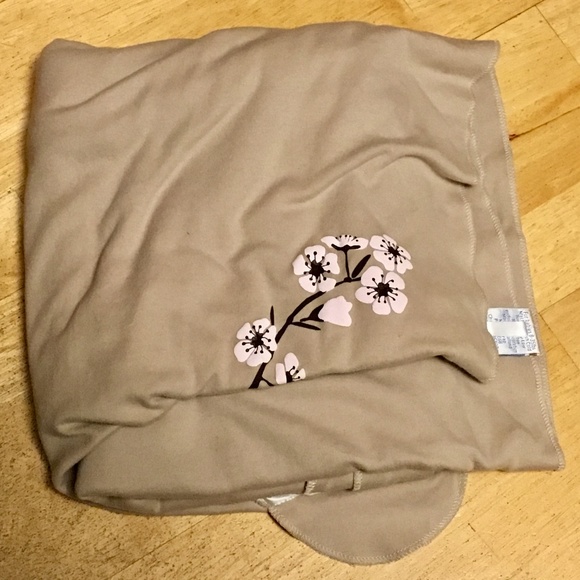 moby wrap almond blossom